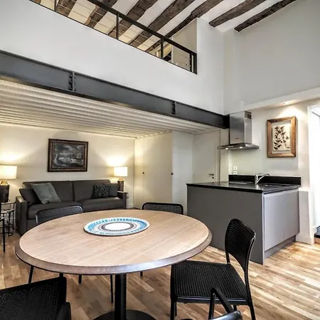 Moliere Chicsuites-2